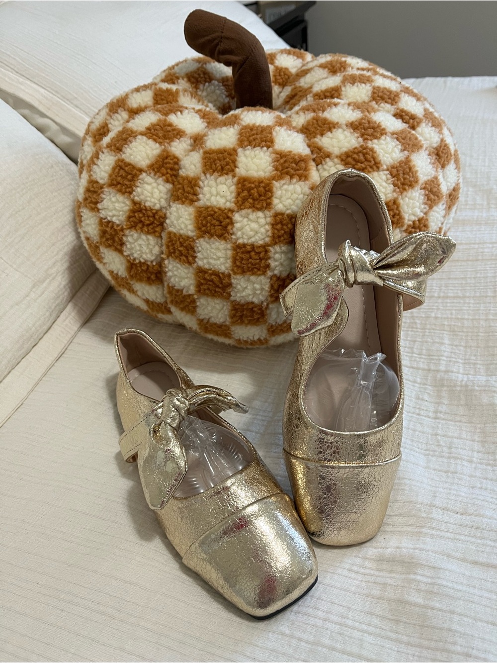 Metallic Gold Bow Mary Jane Flats - Women’s Shoes